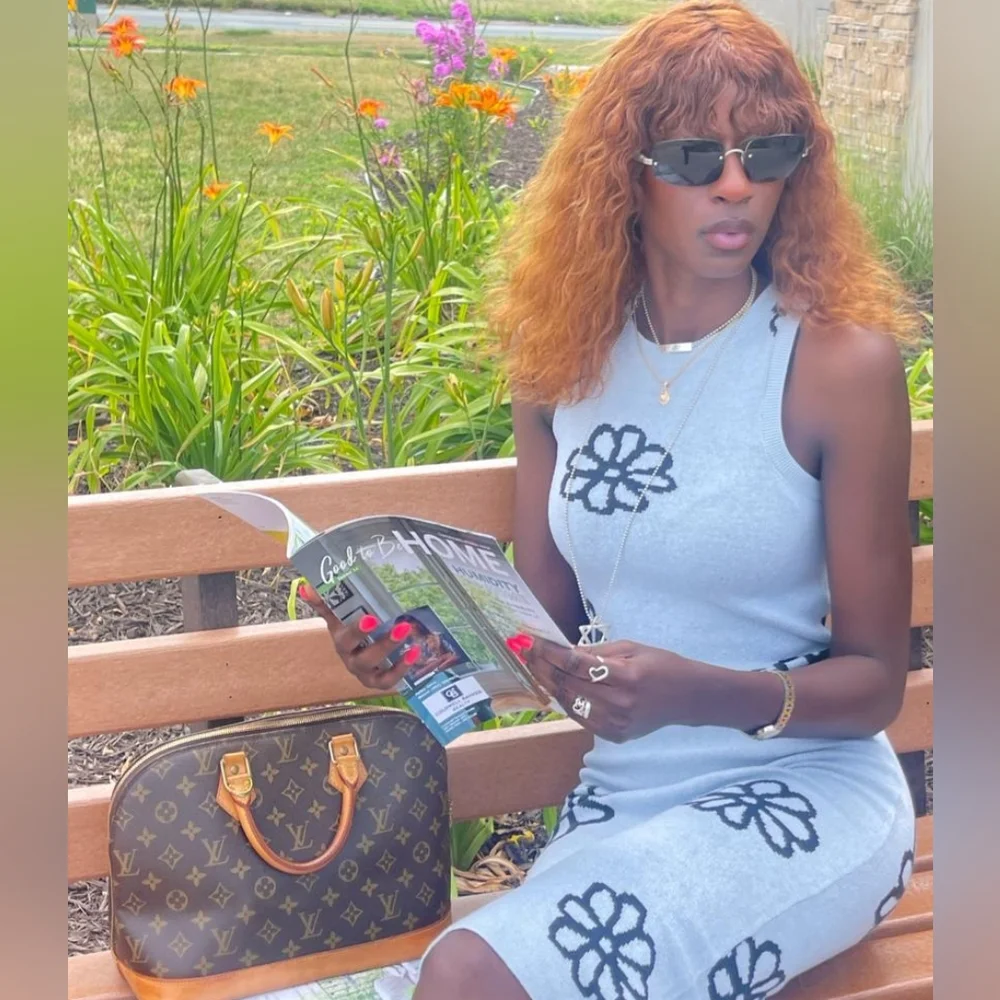 PRADA SUNGLASSES - Picture 1 of 11